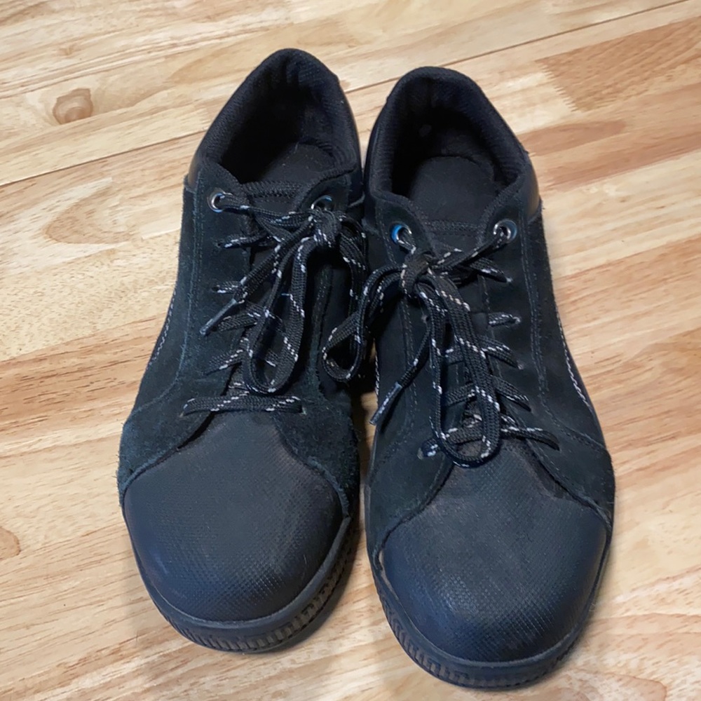 Steel toe - tennis shoe (oil and slip resistant)